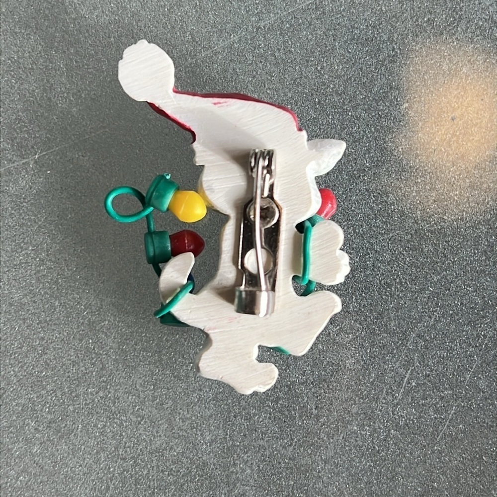 Tangled Kitten Christmas Pin - Picture 3 of 3